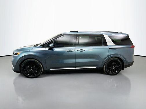 2022 Kia Carnival SX