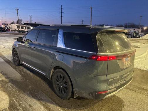 2022 Kia Carnival SX