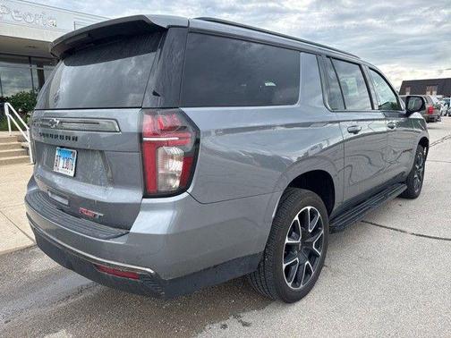 2022 Chevrolet Suburban RST