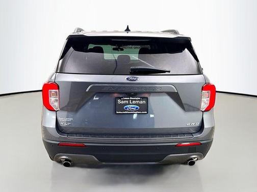 Gray Metallic 2022 Ford Explorer XLT