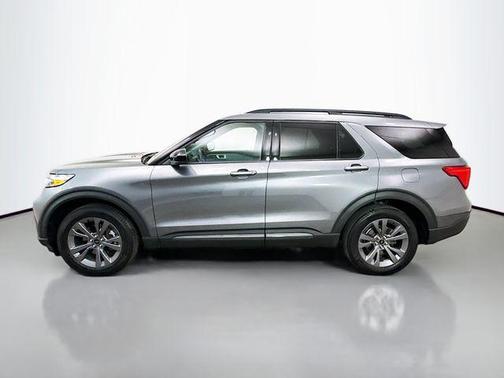 Gray Metallic 2022 Ford Explorer XLT