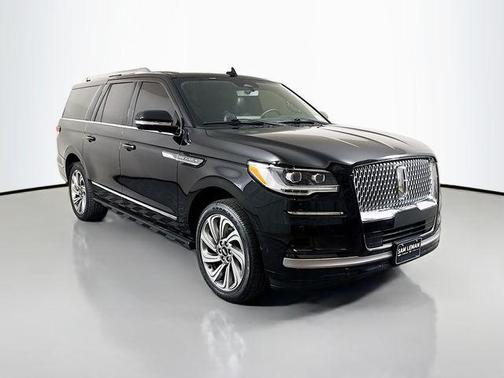 Black Metallic 2022 Lincoln Navigator Reserve