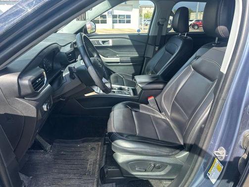 Blue Metallic 2021 Ford Explorer XLT
