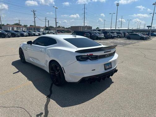 Summit White 2022 Chevrolet Camaro 1LT