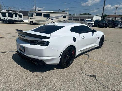 Summit White 2022 Chevrolet Camaro 1LT