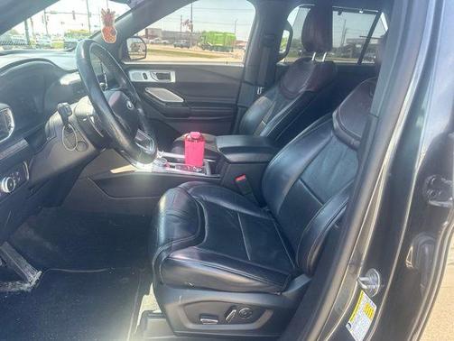 Magnetic 2020 Ford Explorer Platinum
