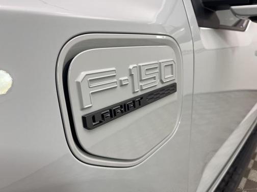 2023 Ford F-150 Lightning LARIAT
