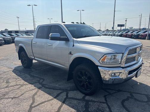 2018 RAM 2500 Laramie Crew Cab 4x4 6'4' Box