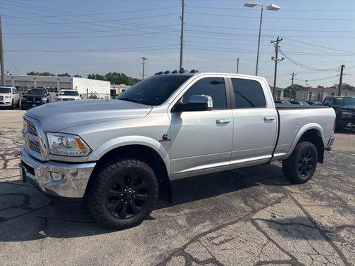 2018 RAM 2500 Laramie Crew Cab 4x4 6'4' Box
