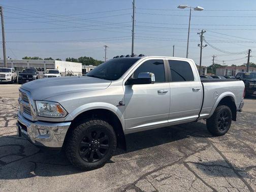 2018 RAM 2500 Laramie Crew Cab 4x4 6'4' Box