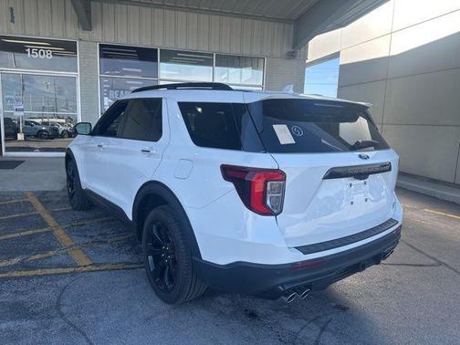 White Metallic 2024 Ford Explorer ST
