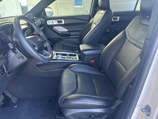 White Metallic 2024 Ford Explorer ST