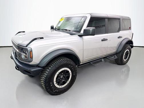 Silver Metallic 2024 Ford Bronco Badlands