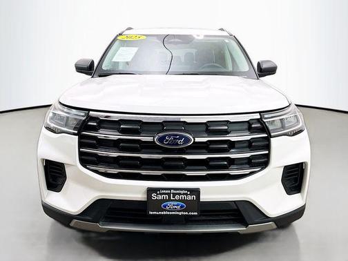White Metallic 2025 Ford Explorer Active