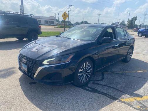 Super Black Clearcoat 2023 Nissan Altima 2.5 SV