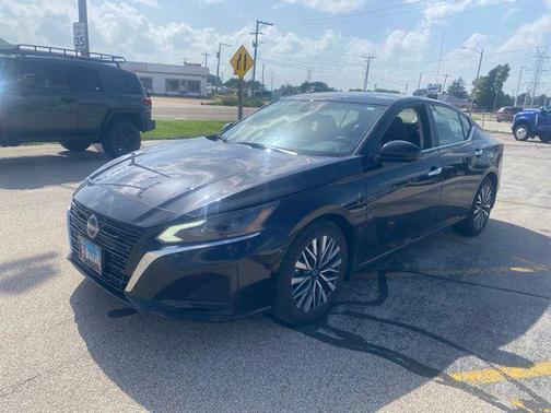 Super Black Clearcoat 2023 Nissan Altima 2.5 SV