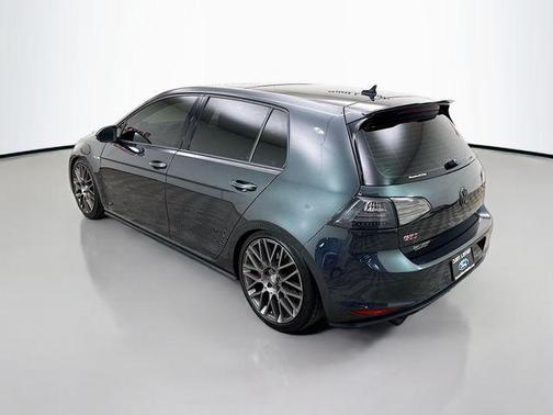 2017 Volkswagen Golf GTI 2.0T SE 4-Door