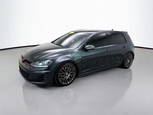 2017 Volkswagen Golf GTI 2.0T SE 4-Door