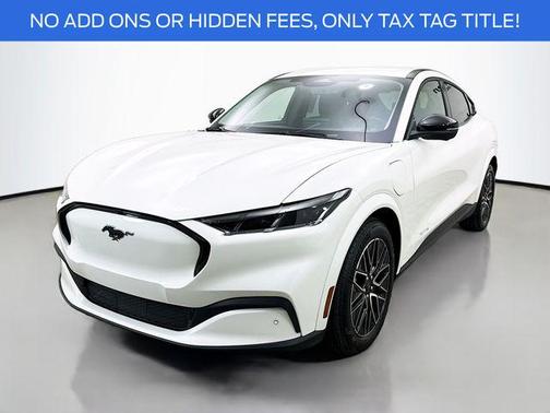 Star White Metallic Tri-Coat 2026 Ford Mustang Mach-E Premium