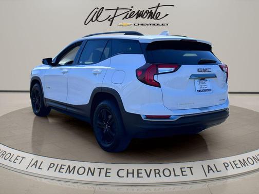 Summit White 2024 GMC Terrain AWD AT4