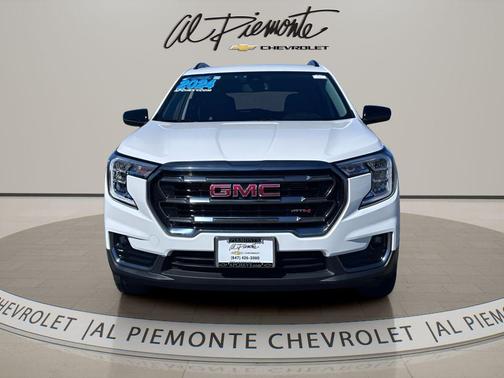 Summit White 2024 GMC Terrain AWD AT4