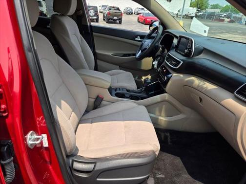 2021 Hyundai TUCSON SE