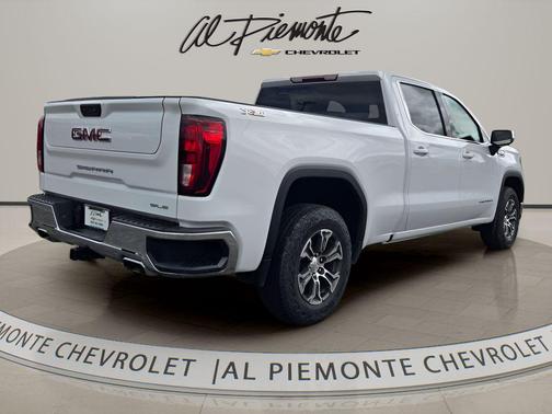 Summit White 2024 GMC Sierra 1500 SLE