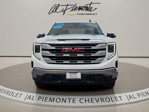 Summit White 2024 GMC Sierra 1500 SLE