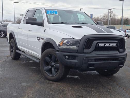 2019 RAM 1500 SLT
