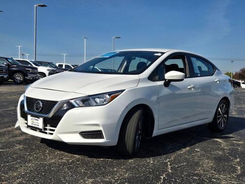 2022 Nissan Versa 1.6 SV