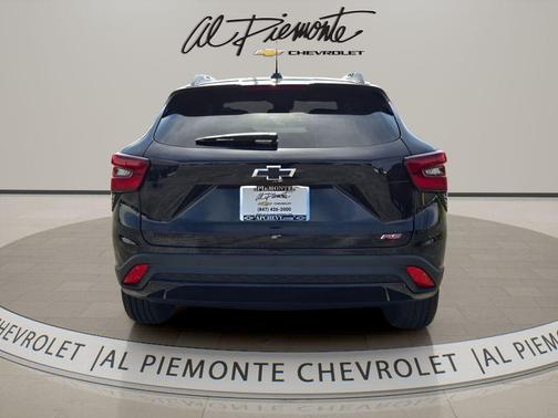 Mosaic Black Metallic 2026 Chevrolet Trax FWD 2RS