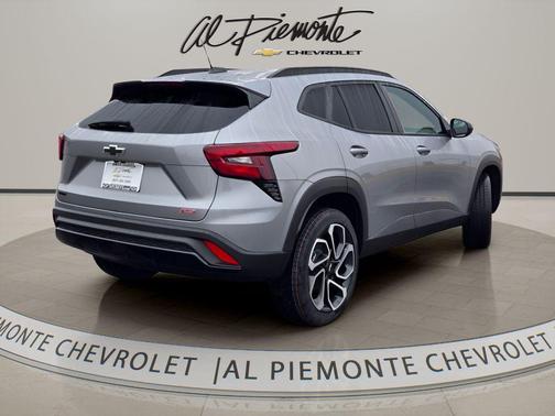 Sterling Gray Metallic 2026 Chevrolet Trax FWD 2RS