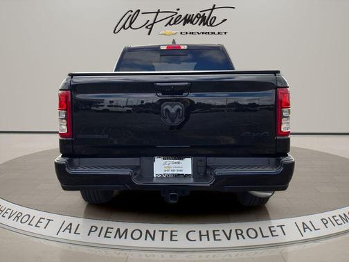 Diamond Black Crystal Pearlcoat 2023 RAM 1500 Big Horn/Lone Star