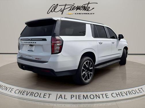 2023 Chevrolet Suburban RST