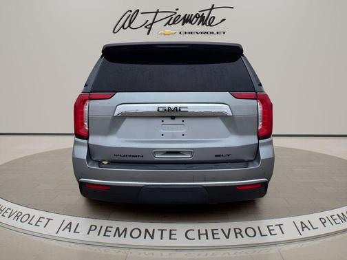 Sterling Metallic 2023 GMC Yukon SLT