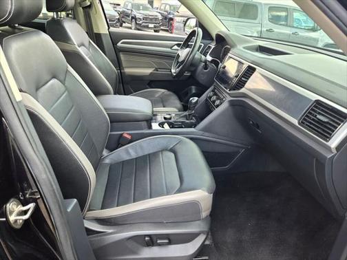 2022 Volkswagen Atlas 3.6L SEL Premium