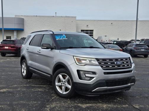 Ingot Silver 2017 Ford Explorer XLT