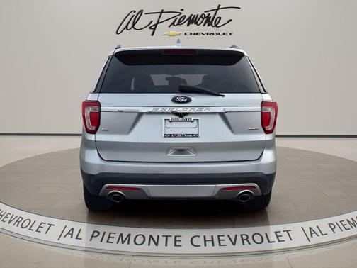 Ingot Silver 2017 Ford Explorer XLT
