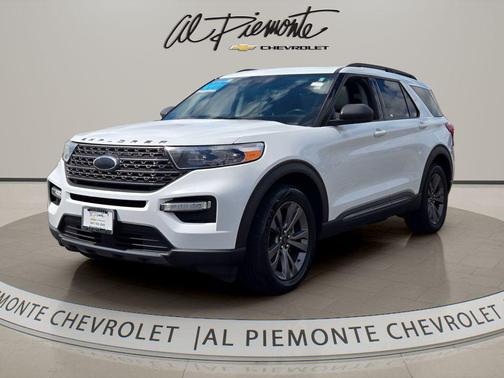 Oxford White 2021 Ford Explorer XLT