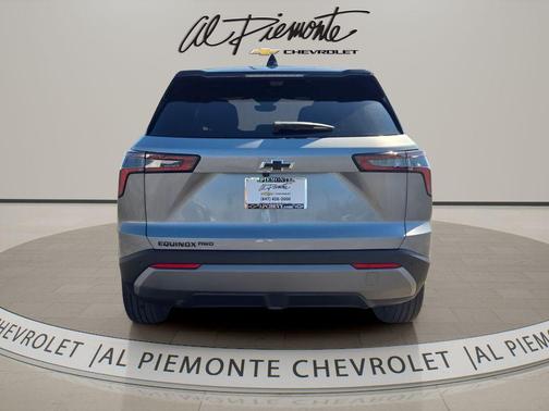 Sterling Gray Metallic 2026 Chevrolet Equinox 1LT