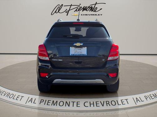 Mosaic Black Metallic 2019 Chevrolet Trax LT