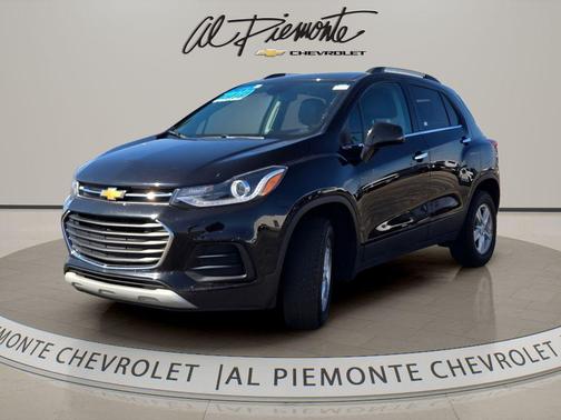 Mosaic Black Metallic 2019 Chevrolet Trax LT
