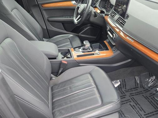 2023 Audi Q5 45 S line Premium Plus