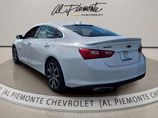 Summit White 2023 Chevrolet Malibu FWD RS