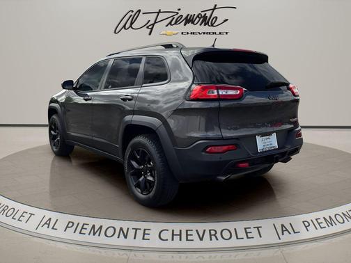 Brilliant Black Crystal Pearlcoat 2014 Jeep Cherokee Trailhawk