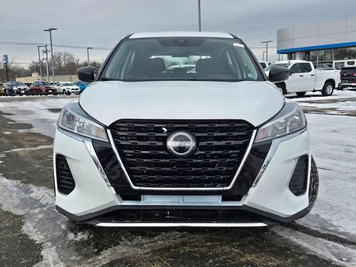 2023 Nissan Kicks S