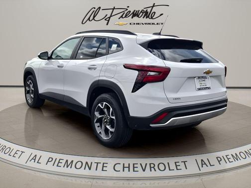 Summit White 2026 Chevrolet Trax LT