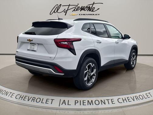Summit White 2026 Chevrolet Trax LT