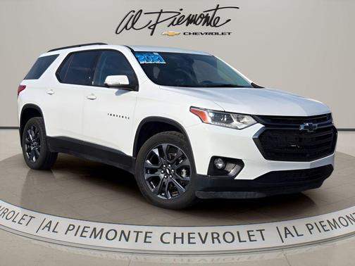 White 2021 Chevrolet Traverse RS