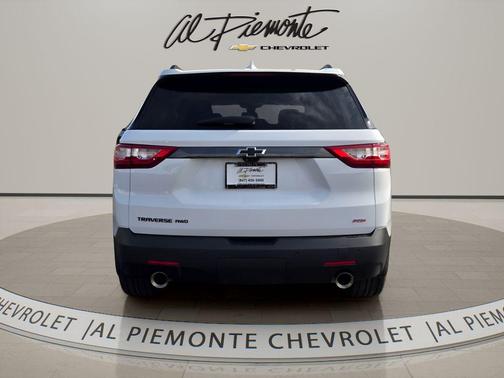 White 2021 Chevrolet Traverse RS